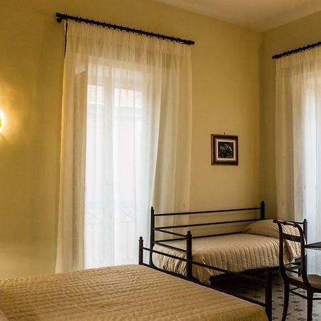 Don Angelo Petito Bed & Breakfast Наполи Екстериор снимка