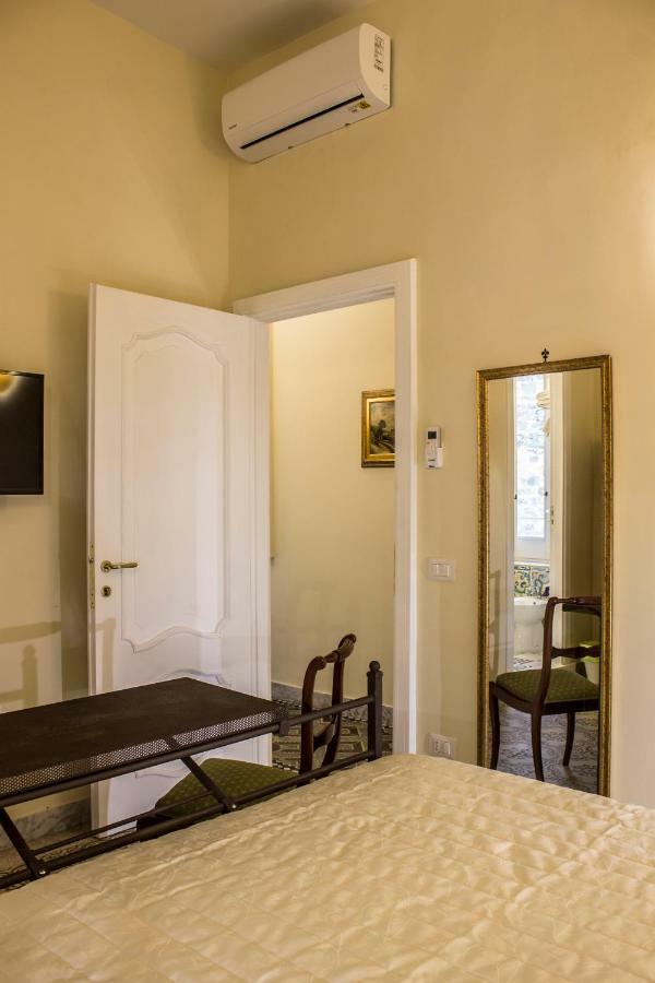 Don Angelo Petito Bed & Breakfast Наполи Екстериор снимка