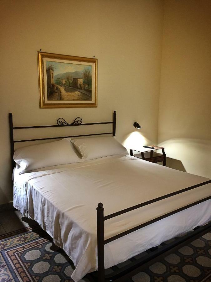 Don Angelo Petito Bed & Breakfast Наполи Екстериор снимка